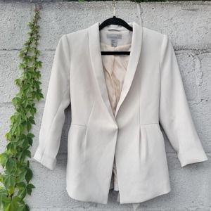 Like new H&M cream white blazer fitted tailored suit jacket US size 6